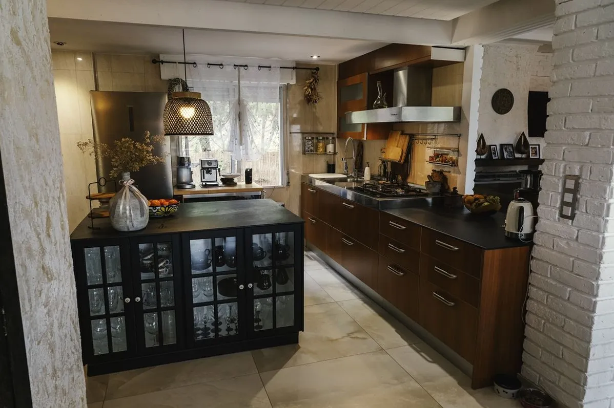 Top-floor Apartment 7